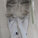 陰キャの僕がこっそり上履きの臭いを嗅いでいたら、ギャルの電気按摩でお仕置きされちゃった話